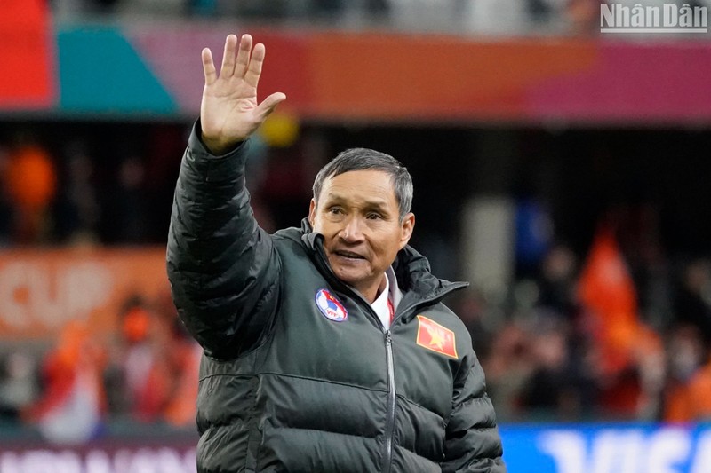 nong-hlv-mai-duc-chung-se-chia-tay-dt-nu-viet-nam-sau-world-cup3